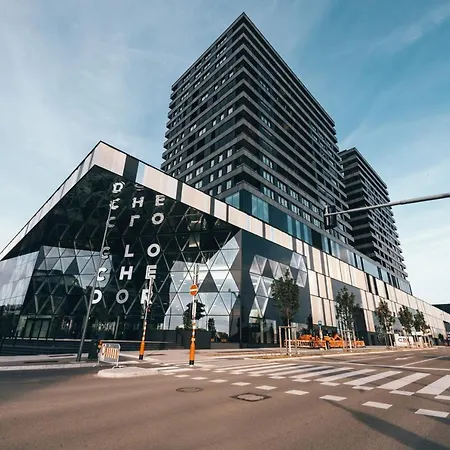Apartment Luxury 1 Bedroom Apt W Spa, Fitness & Swimming Pool - Zenith Towers *