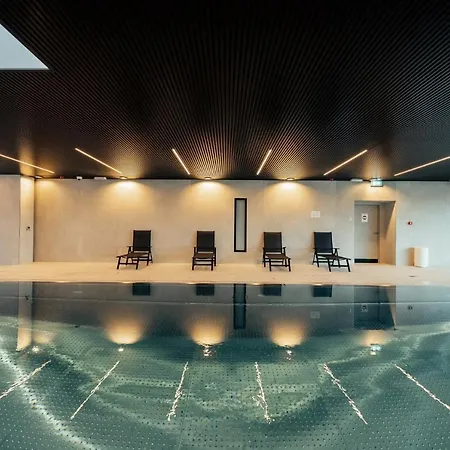 Luxury 1 Bedroom Apt W Spa, Fitness & Swimming Pool - Zenith Towers Apartment *