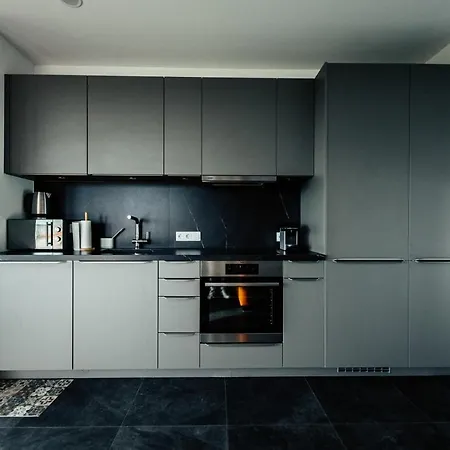 Luxury 1 Bedroom Apt W Spa, Fitness & Swimming Pool - Zenith Towers Apartment Luxemburg