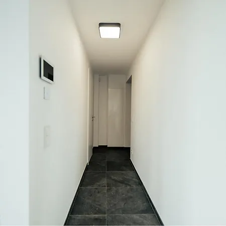 Luxury 1 Bedroom Apt W Spa, Fitness & Swimming Pool - Zenith Towers Luxemburg